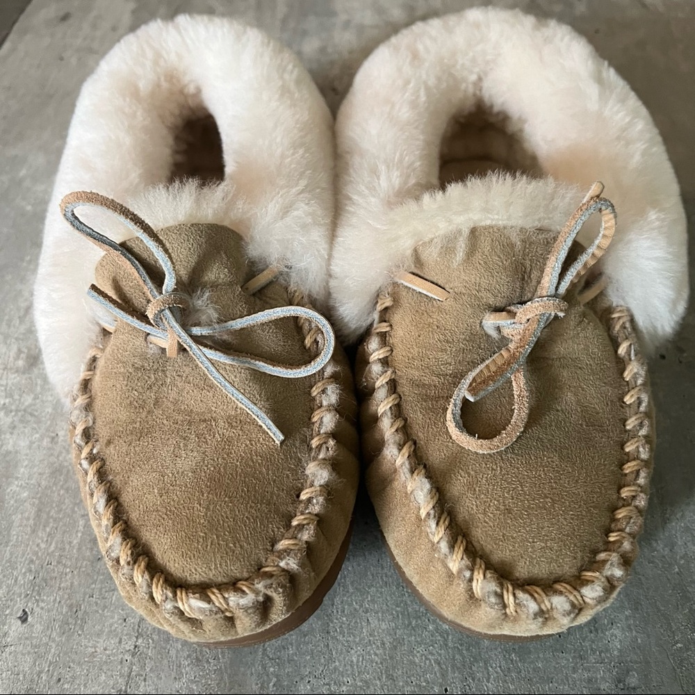 L.L.Bean Women’s Wicked Good Moccasins, Neutral Color, Size 7